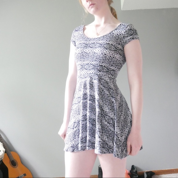 Black and white Aztec patterned dress. - Picture 1 of 4